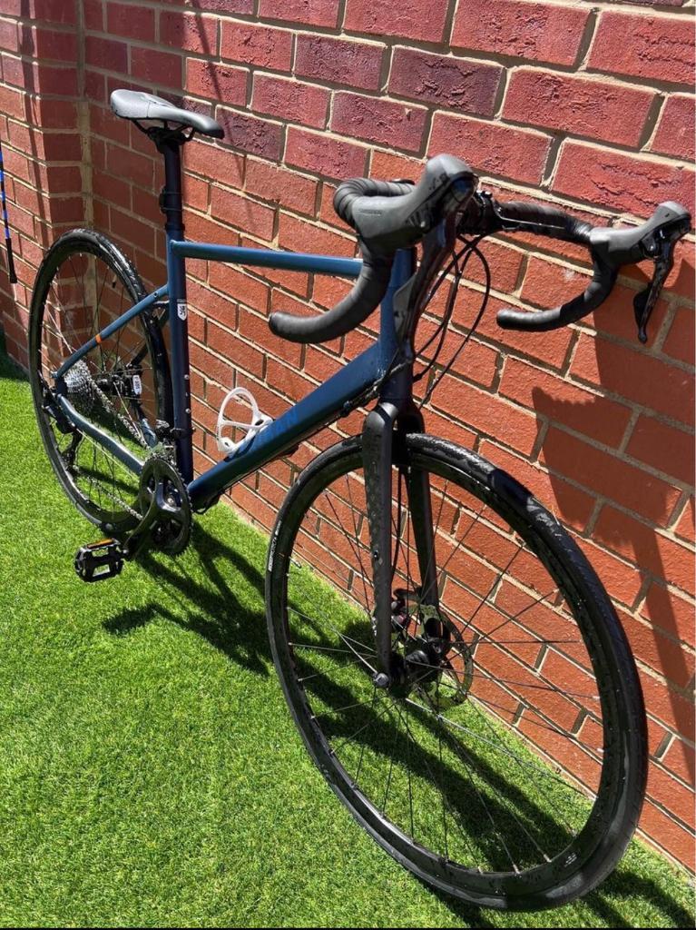 ROAD BIKE TRIBAN RC 520 DISC BRAKE 